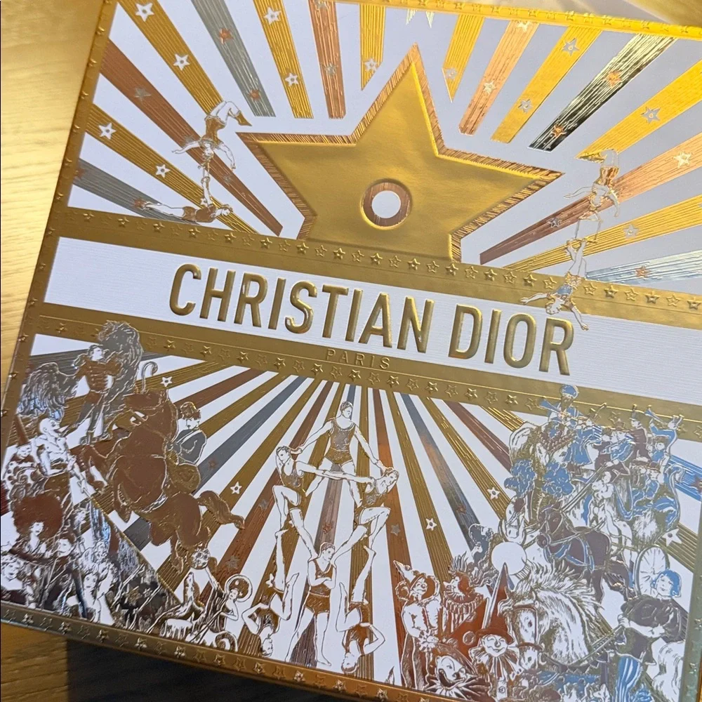 Christian Dior Box Gifting Storage Holiday 2025 - Picture 3 of 5